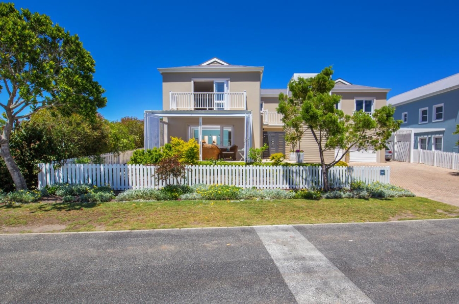 To Let 4 Bedroom Property for Rent in Thesen Islands Western Cape